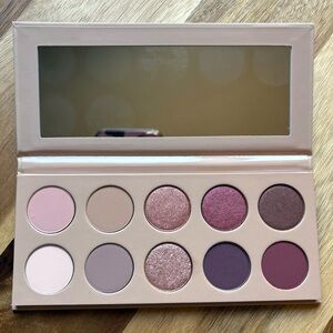 KKW Classic Blossom Palette